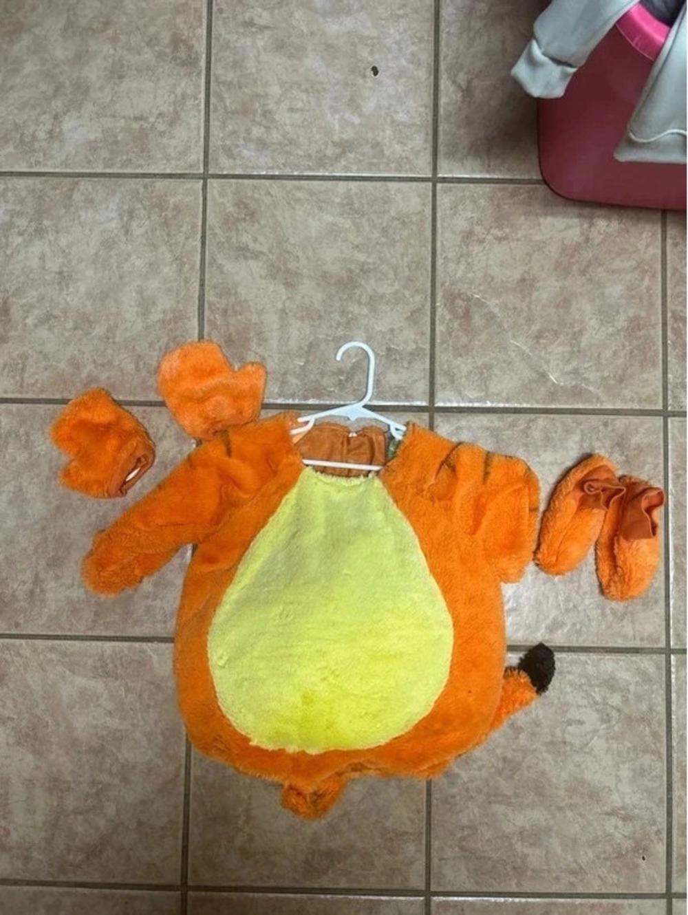Tigger costume size 18-34 months